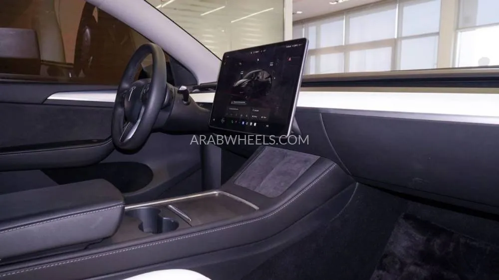Tesla Model Y 2023 for Sale in Sharjah Image-14
