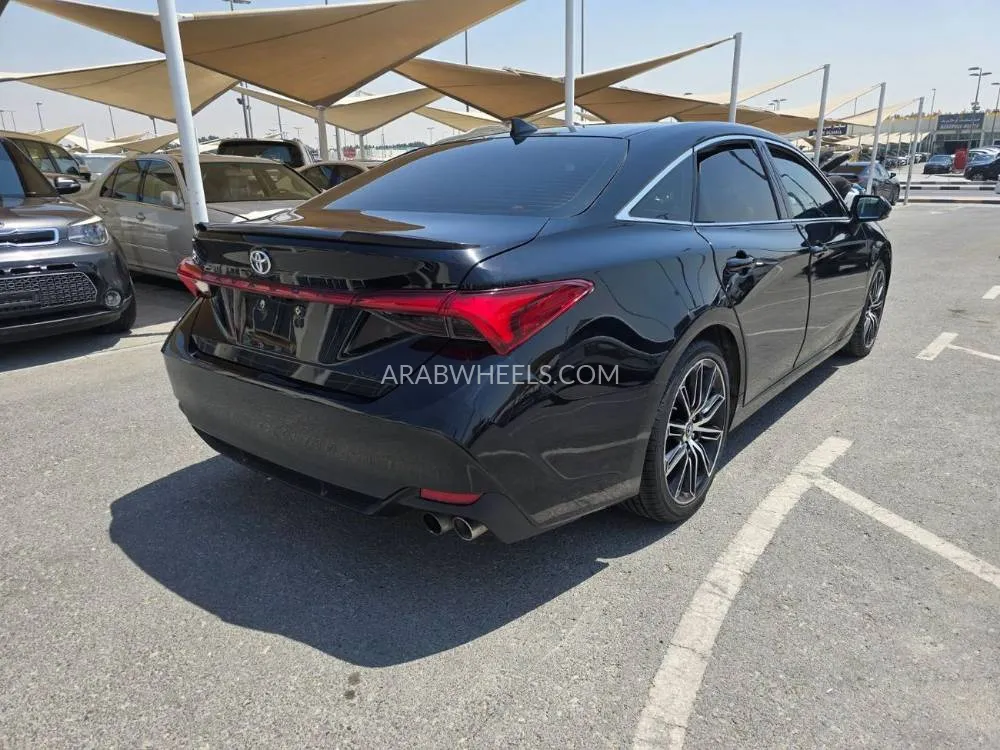 Toyota Avalon 2019 for Sale in Dubai Image-11