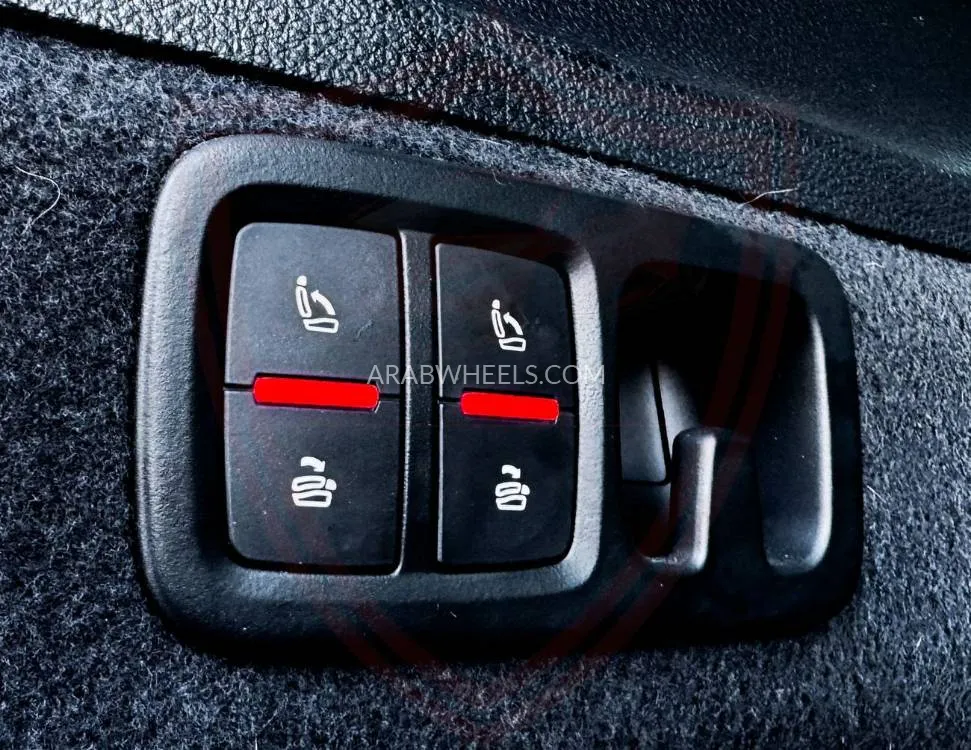 أودي Q7 2017 for Sale in الشارقة Image-14