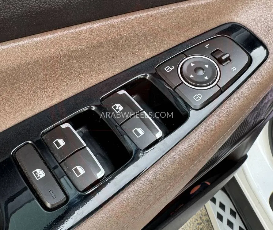 هيونداي جراند سانتا في 2024 for Sale in الشارقة Image-20