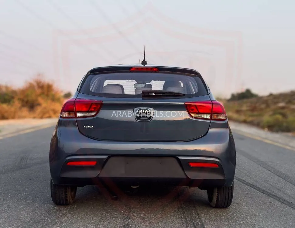 Kia Rio 2020 for Sale in Sharjah Image-6
