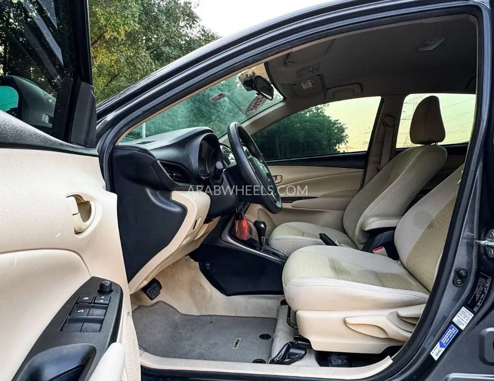 Toyota Yaris 2022 for Sale in Sharjah Image-7