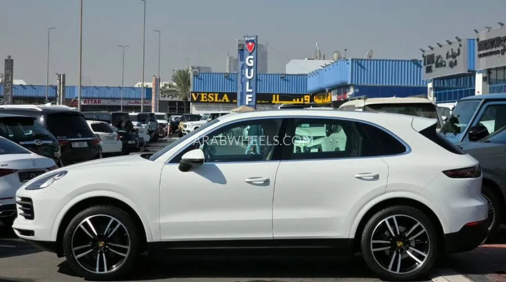 Porsche Cayenne 2018 for Sale in Dubai Image-7