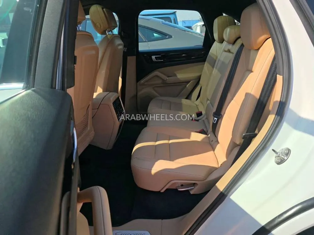 Porsche Cayenne 2018 for Sale in Dubai Image-17