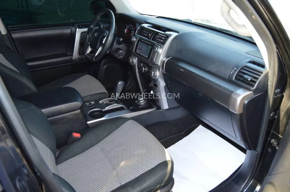 Toyota 4Runner 2018 for Sale in Dubai Image-17