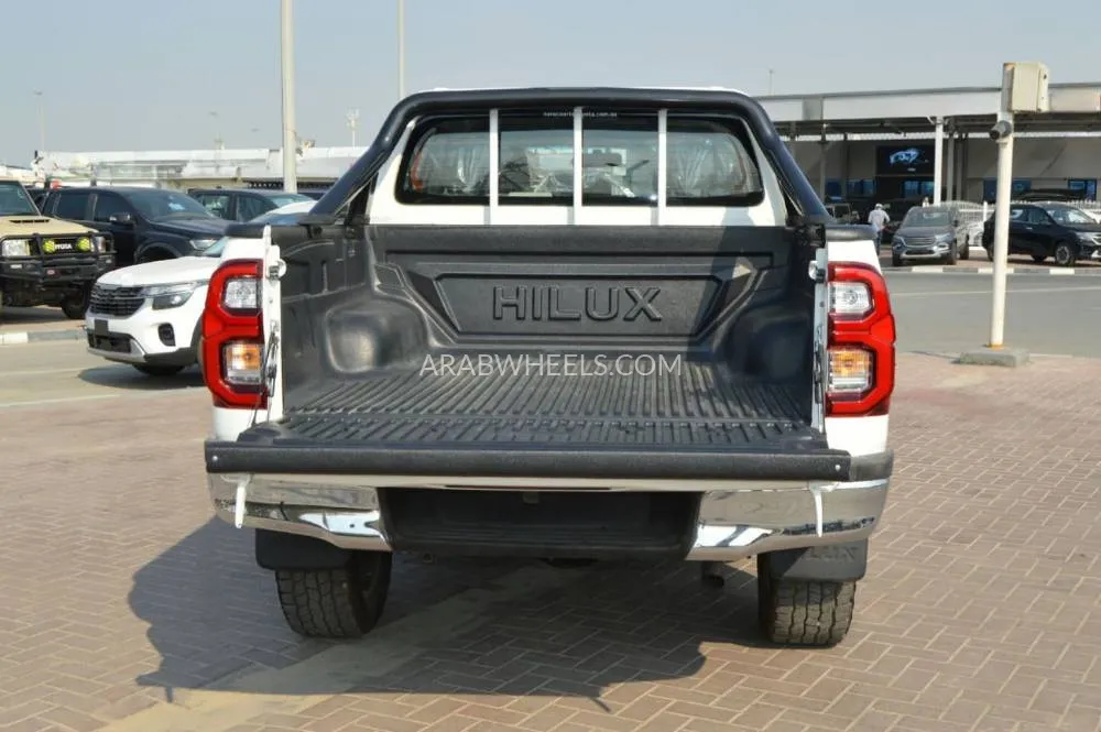 Toyota Hilux 2019 for Sale in Dubai Image-9