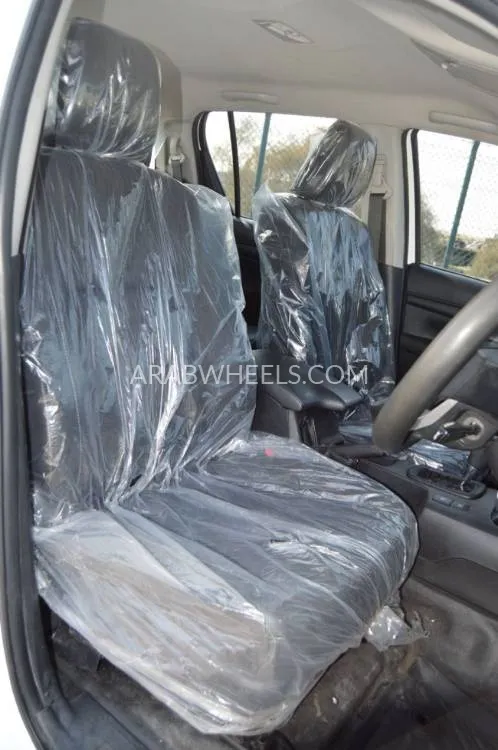 Toyota Hilux 2019 for Sale in Dubai Image-13