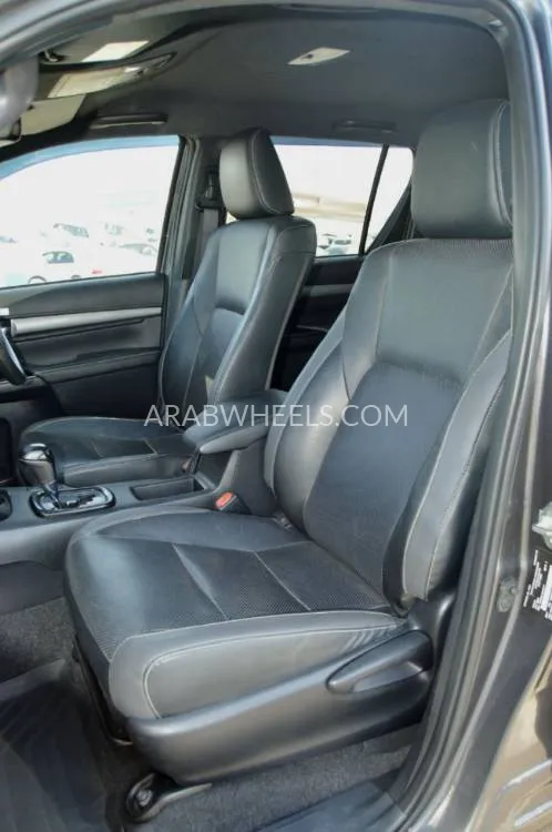 Toyota Hilux 2021 for Sale in Dubai Image-13