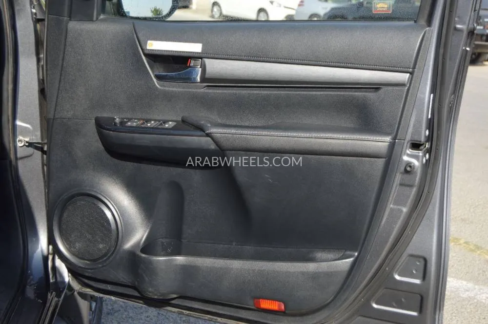 Toyota Hilux 2021 for Sale in Dubai Image-18
