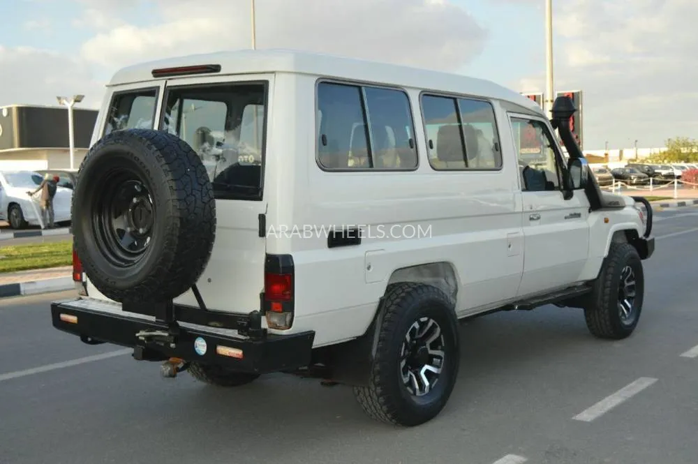 Toyota Land Cruiser 2016 for Sale in Dubai Image-7