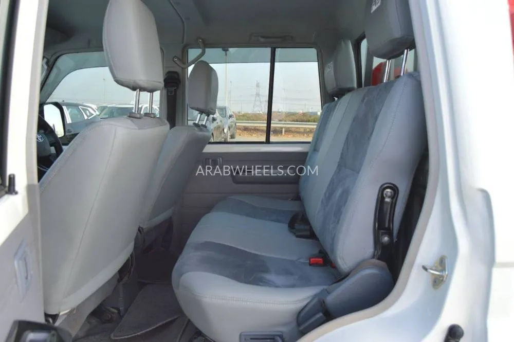 Toyota Land Cruiser 70 Series 2022 for Sale in Dubai Image-14