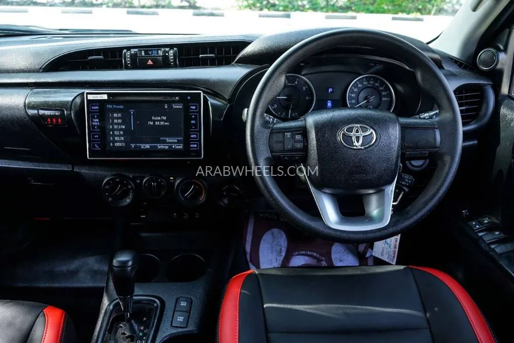Toyota Hilux 2018 for Sale in Dubai Image-20