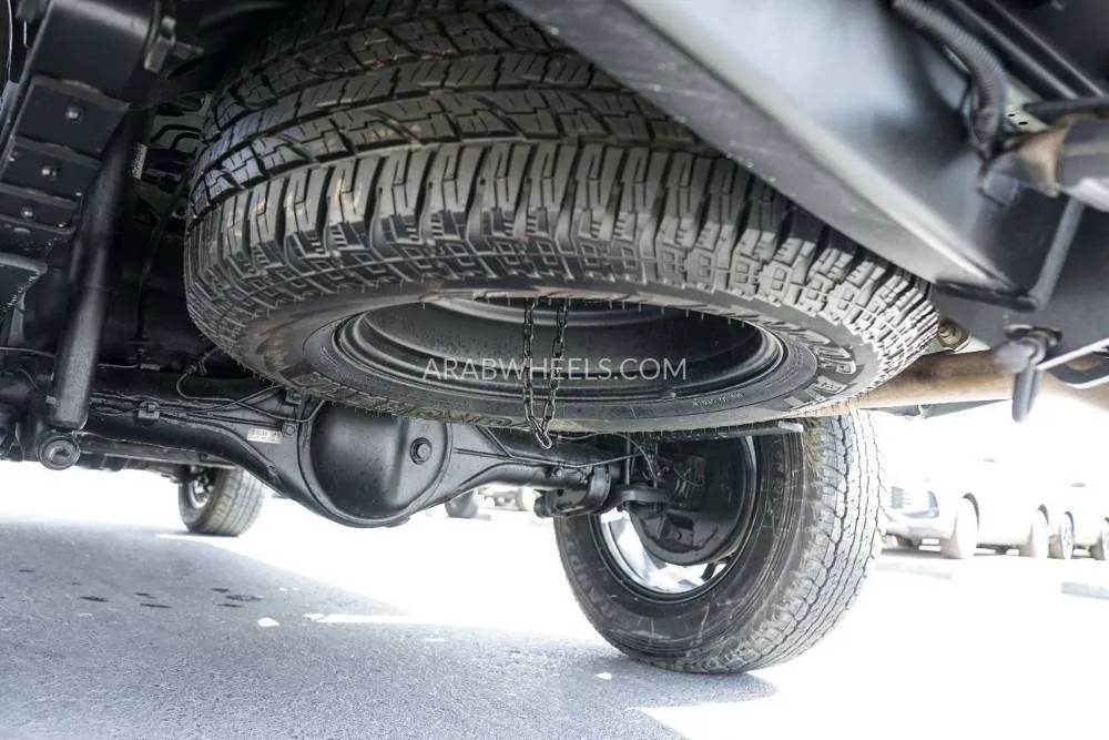 Toyota Hilux 2021 for Sale in Dubai Image-21