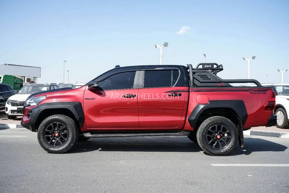 Toyota Hilux 2022 for Sale in Dubai Image-6
