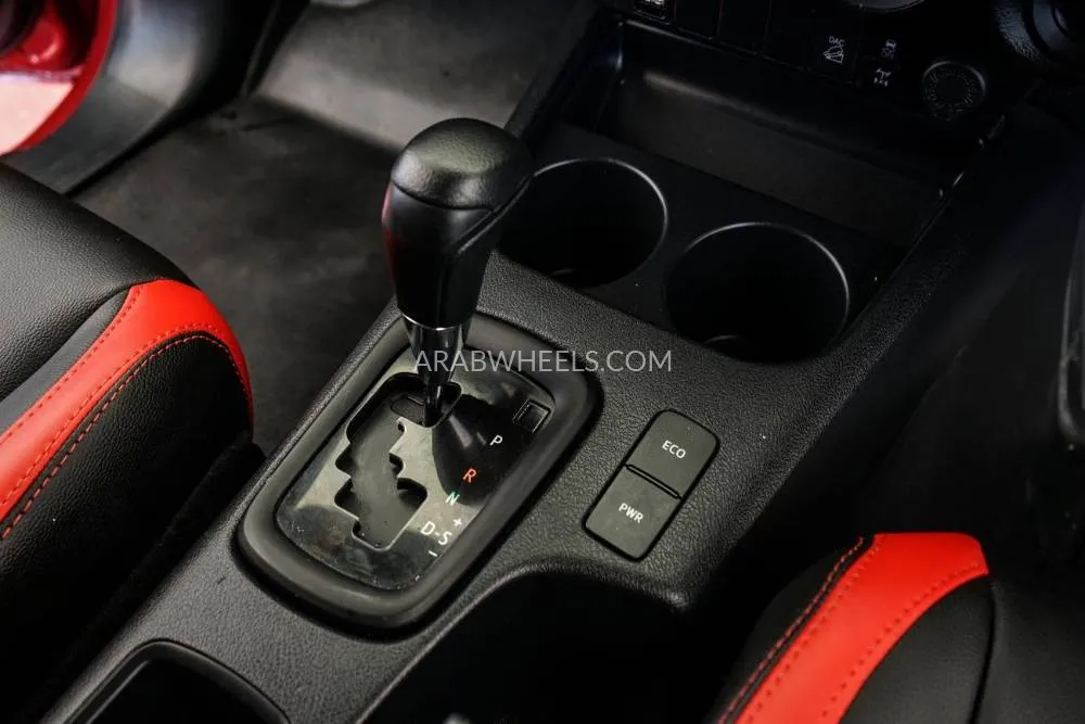 Toyota Hilux 2022 for Sale in Dubai Image-18