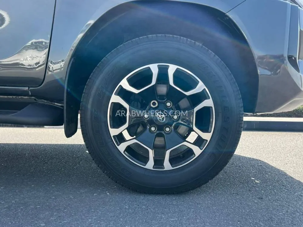 Toyota Hilux 2022 for Sale in Dubai Image-19