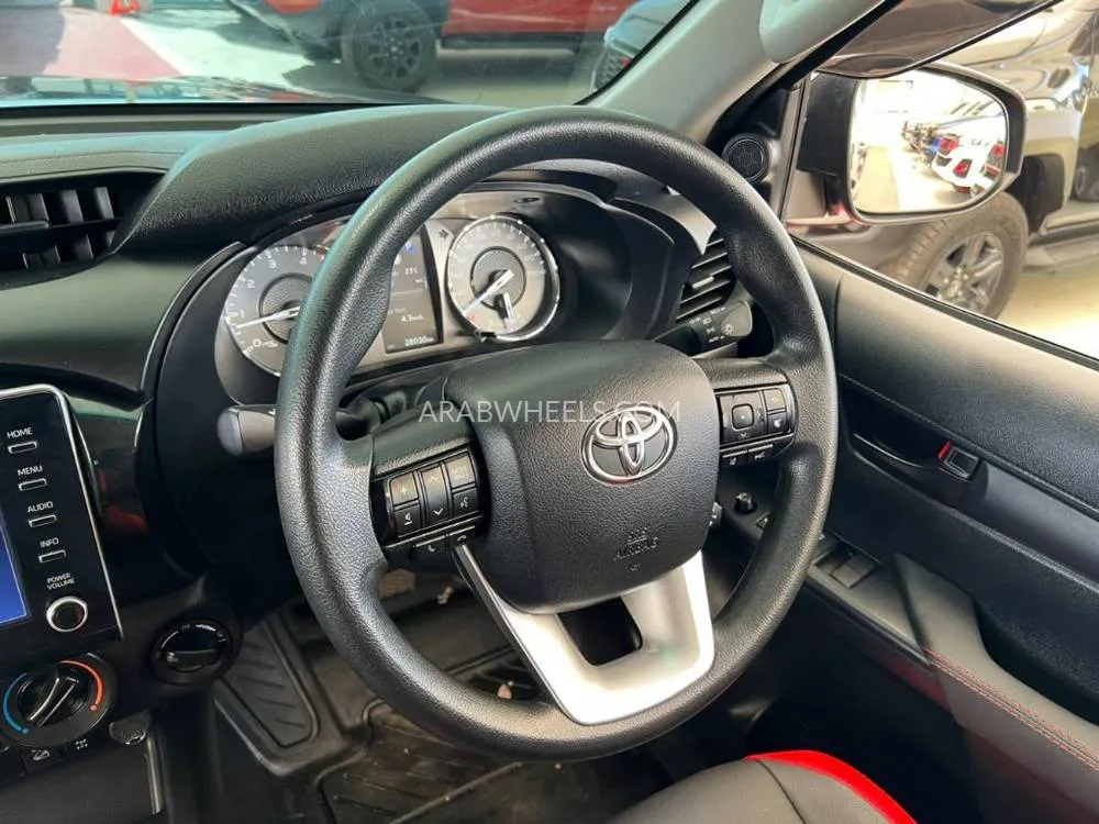 Toyota Hilux 2022 for Sale in Dubai Image-23