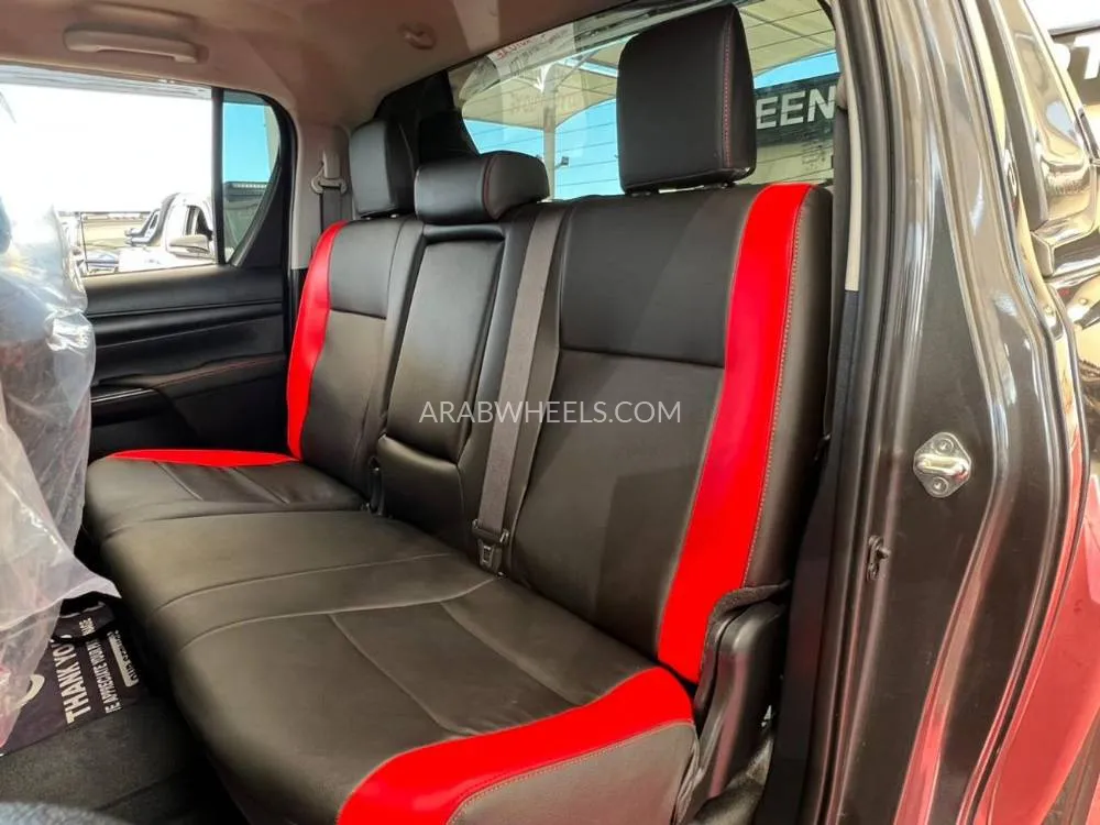 Toyota Hilux 2022 for Sale in Dubai Image-27
