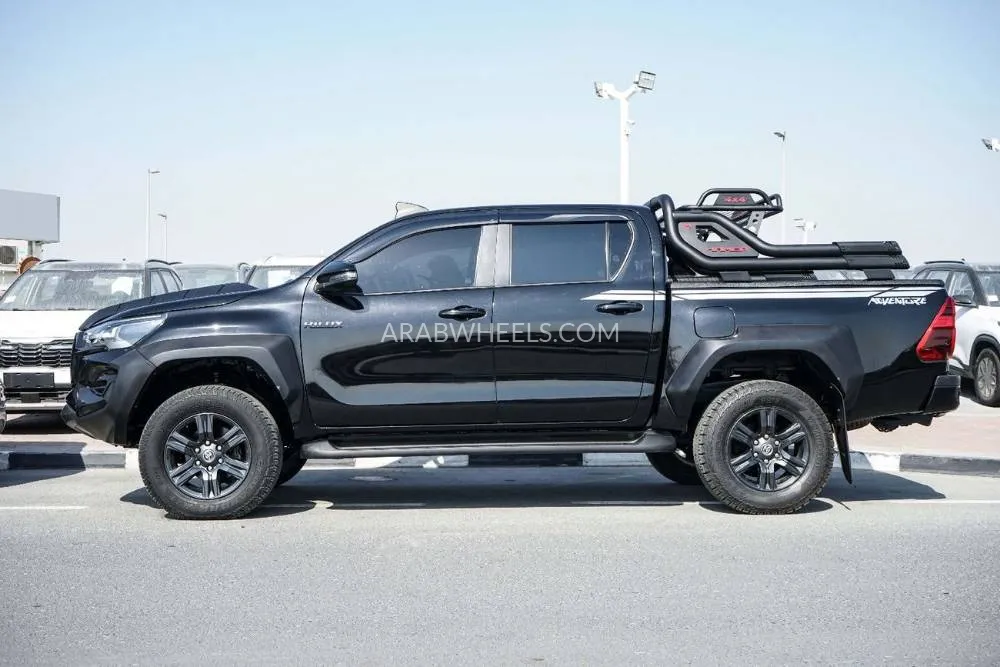 Toyota Hilux 2023 for Sale in Dubai Image-8