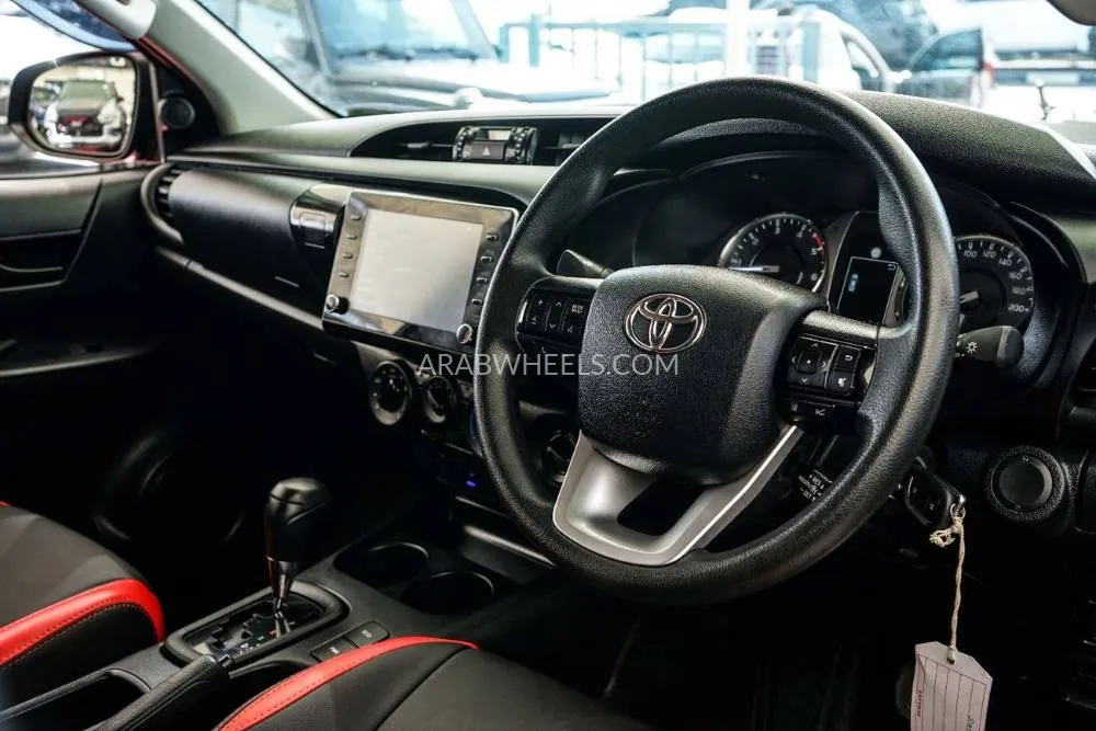 Toyota Hilux 2023 for Sale in Dubai Image-24