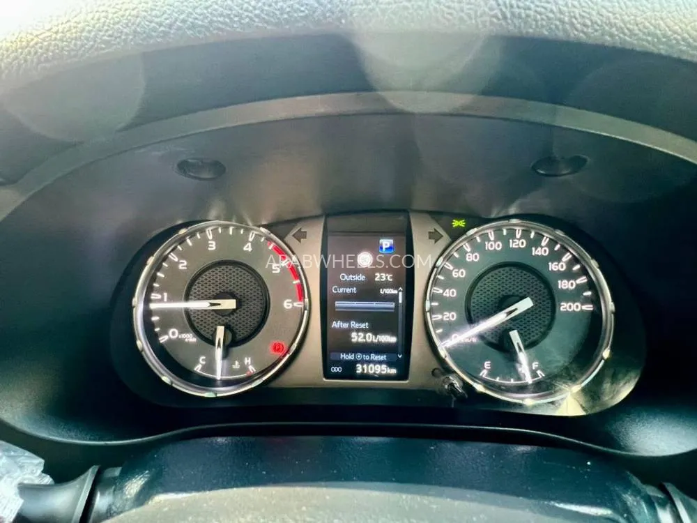 Toyota Hilux 2023 for Sale in Dubai Image-20