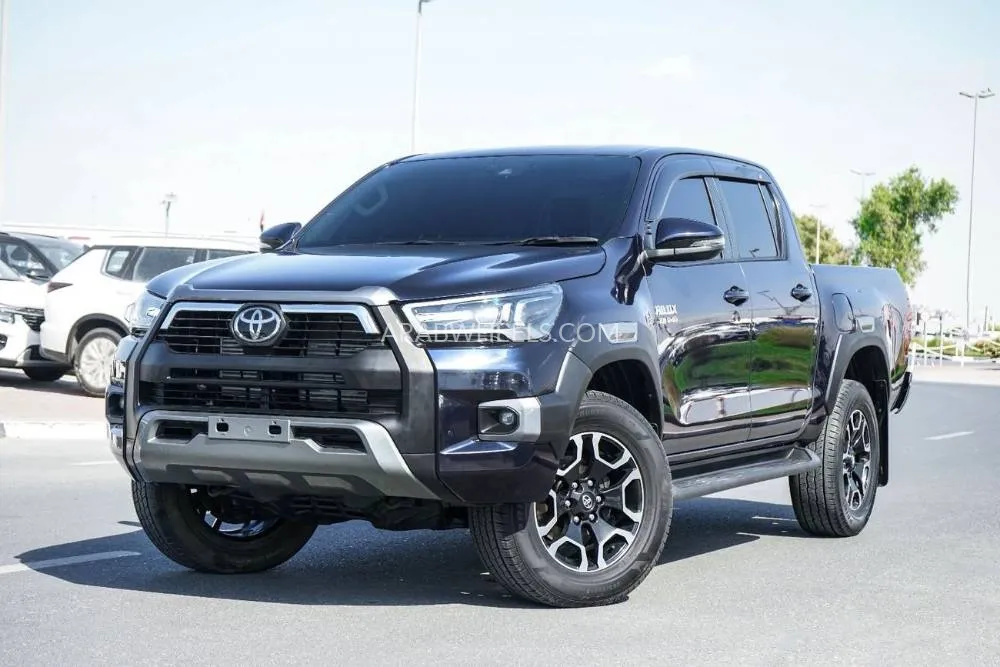 Toyota Hilux 2024 for Sale in Dubai Image-2
