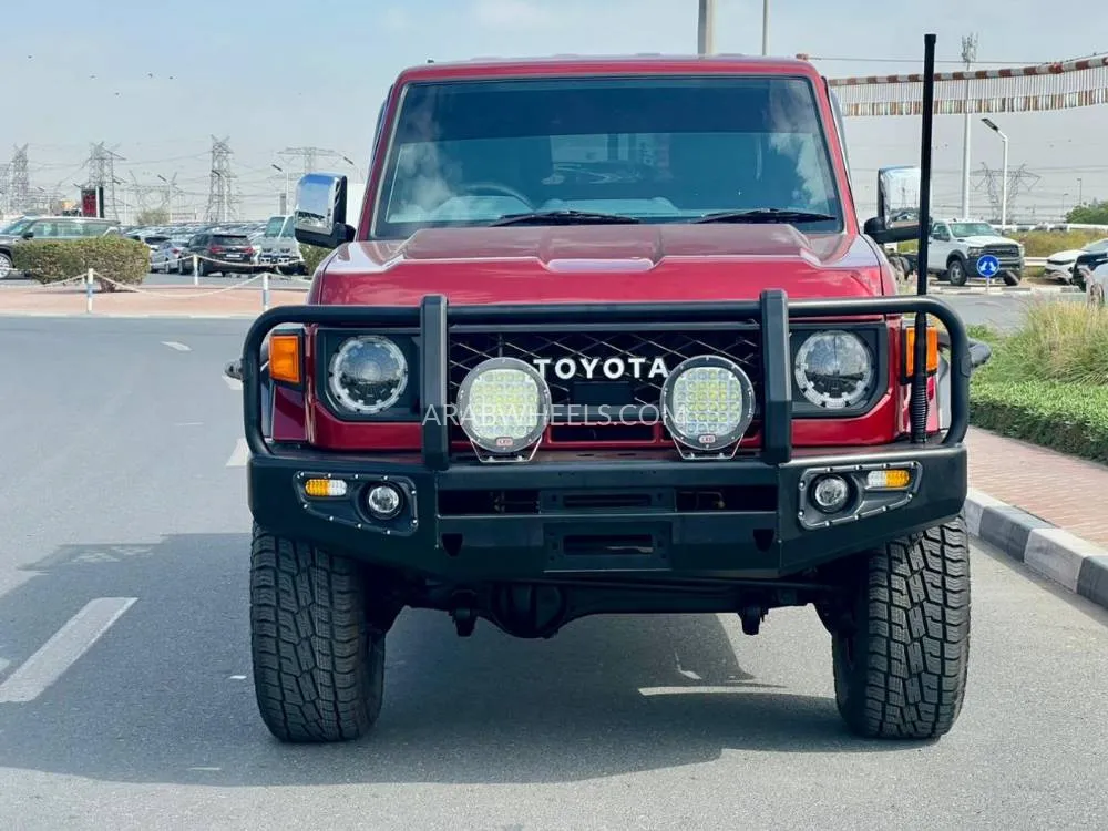 Toyota Land Cruiser 70 Series 2017 for Sale in Dubai Image-2