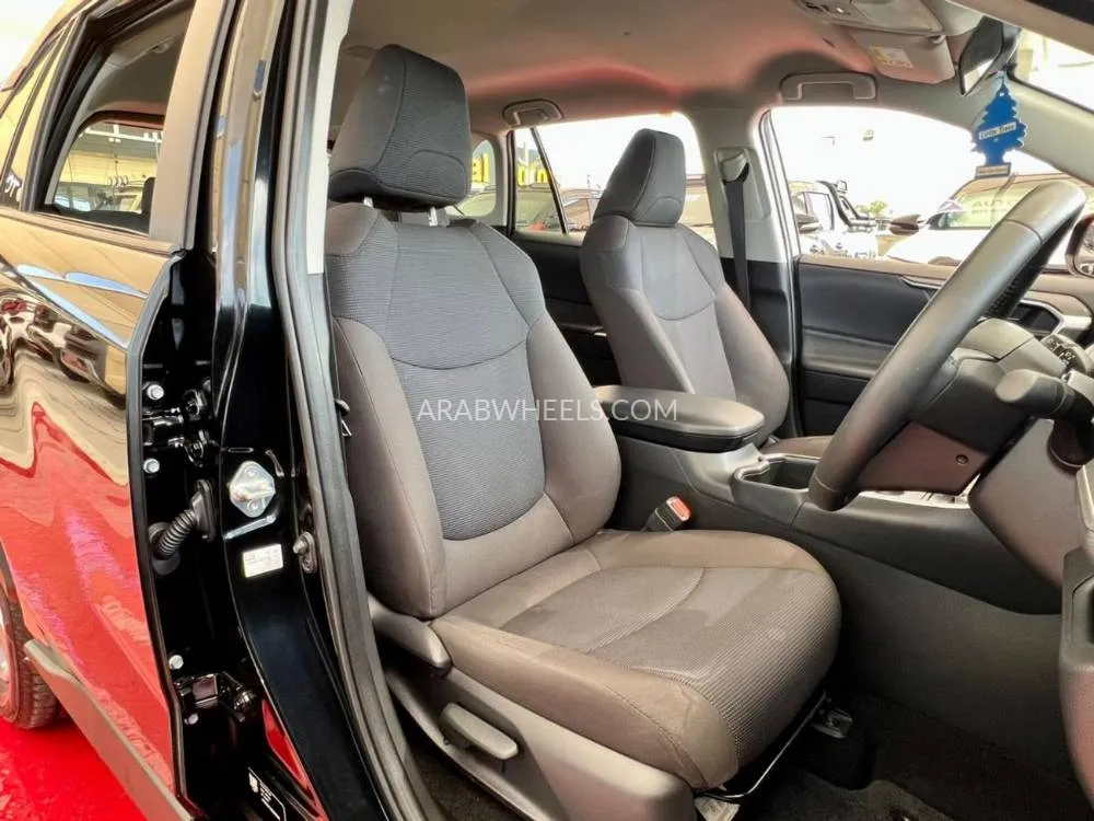 Toyota Rav4 2022 for Sale in Dubai Image-9
