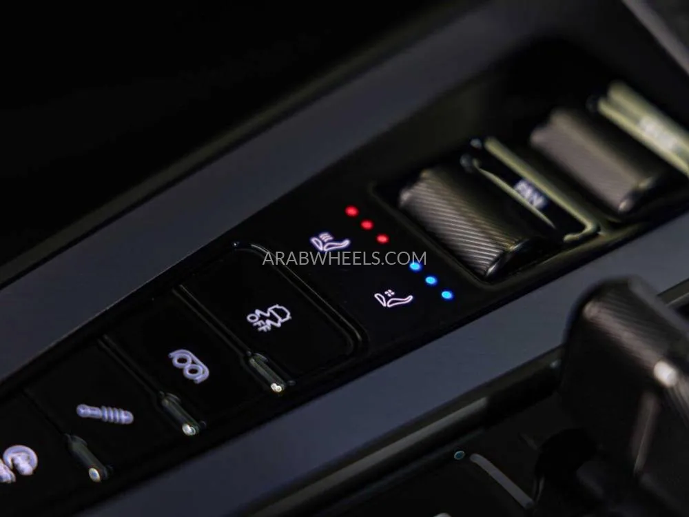 Aston Martin Vantage 2025 for Sale in Dubai Image-9