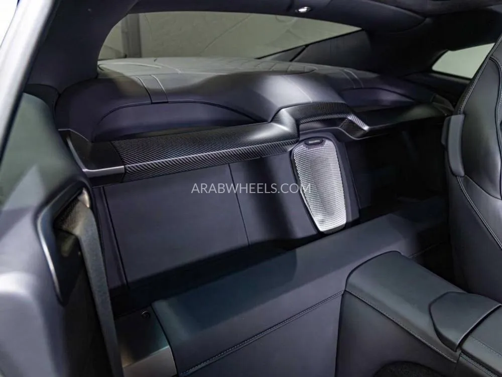 Aston Martin Vantage 2025 for Sale in Dubai Image-11