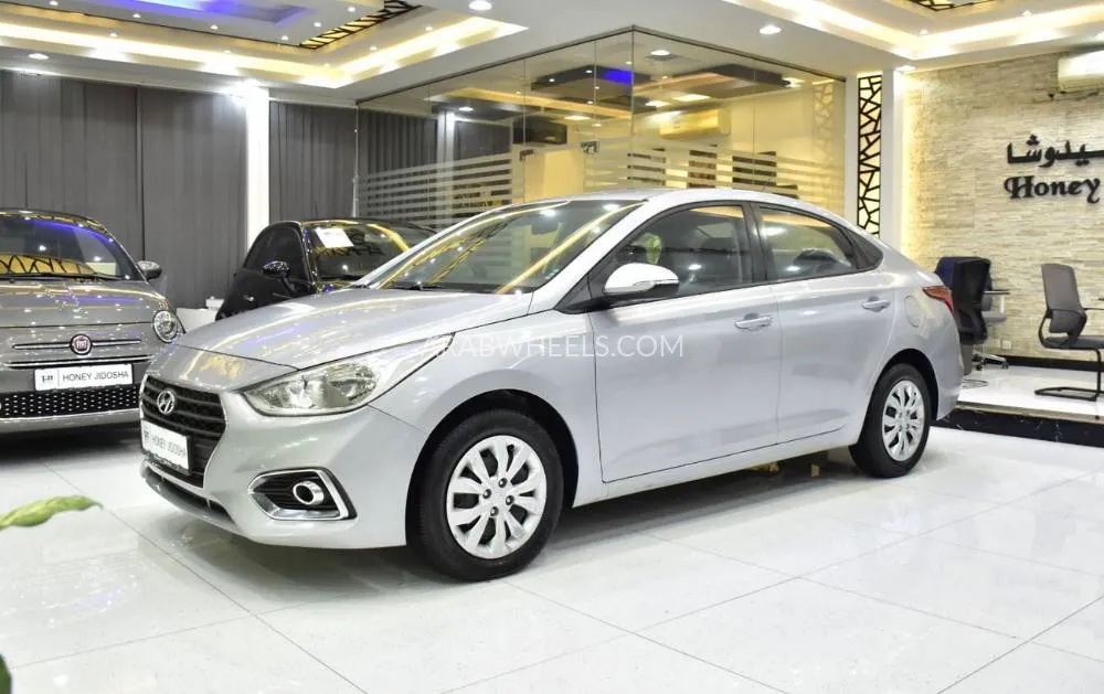 Hyundai Accent 2020 for Sale in Dubai Image-3