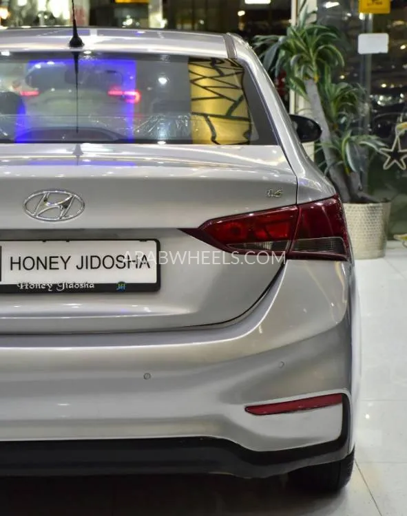 Hyundai Accent 2020 for Sale in Dubai Image-9