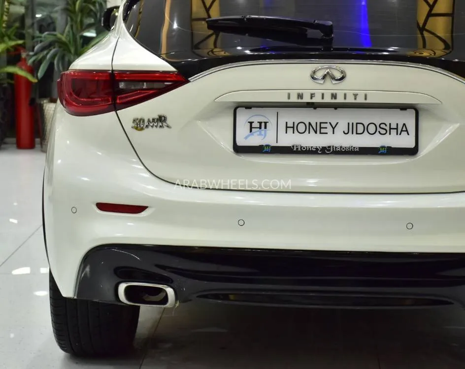 إنفينيتي Q30 2018 for Sale in دبي Image-8