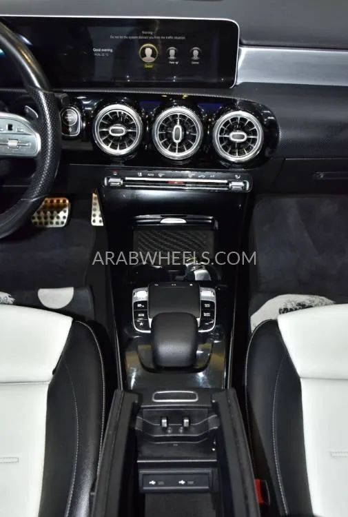 مرسيدس بنز كلاس A 2019 for Sale in دبي Image-16