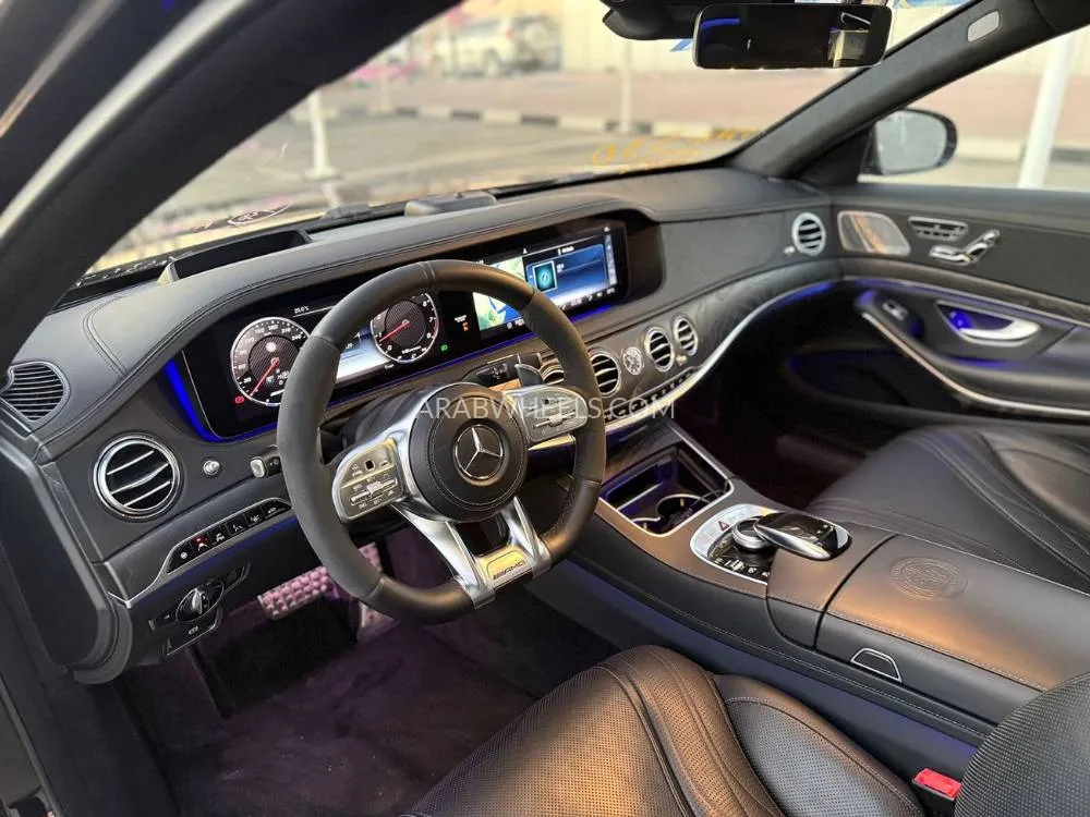 Mercedes Benz GLE Class 2020 for Sale in Dubai Image-6