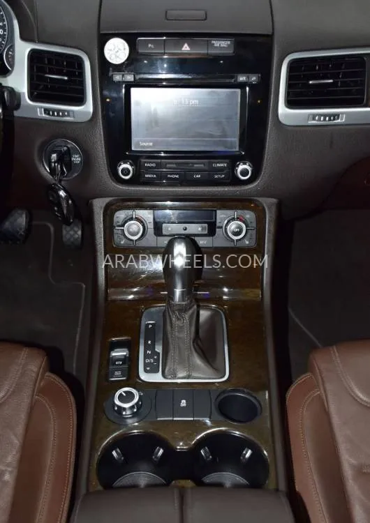 Volkswagen Touareg 2014 for Sale in Dubai Image-14