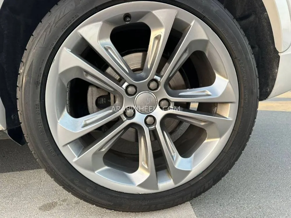 Audi Q3 2018 for Sale in Sharjah Image-13