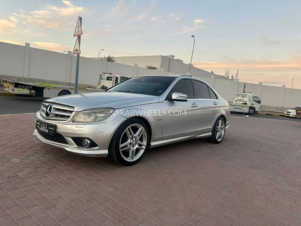 Mercedes Benz C Class 2010 for Sale in Sharjah Image-4