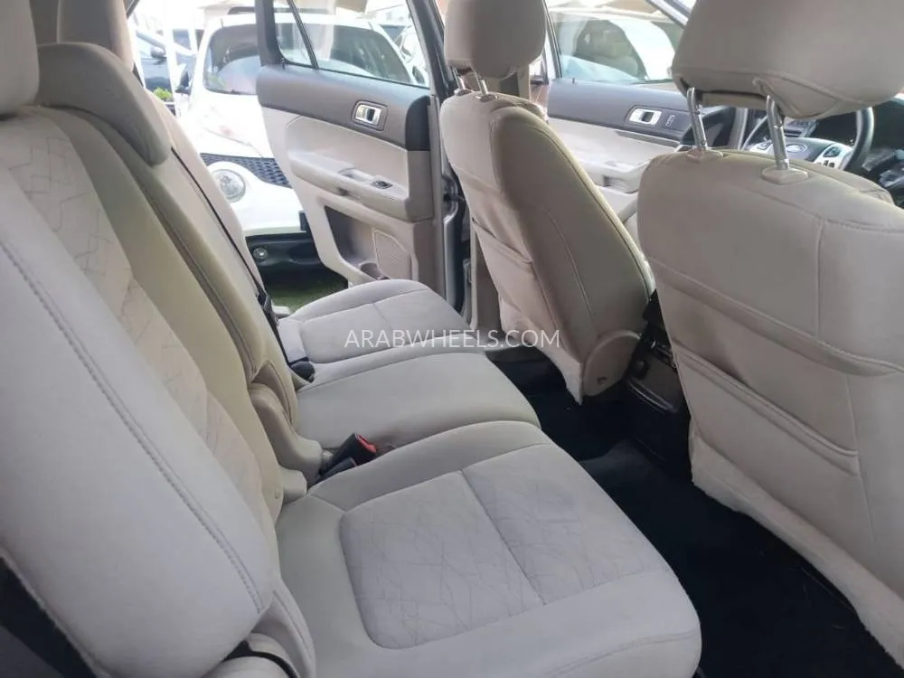 Ford Explorer 2014 for Sale in Sharjah Image-8