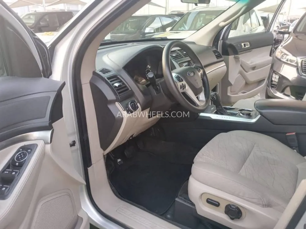 Ford Explorer 2014 for Sale in Sharjah Image-12