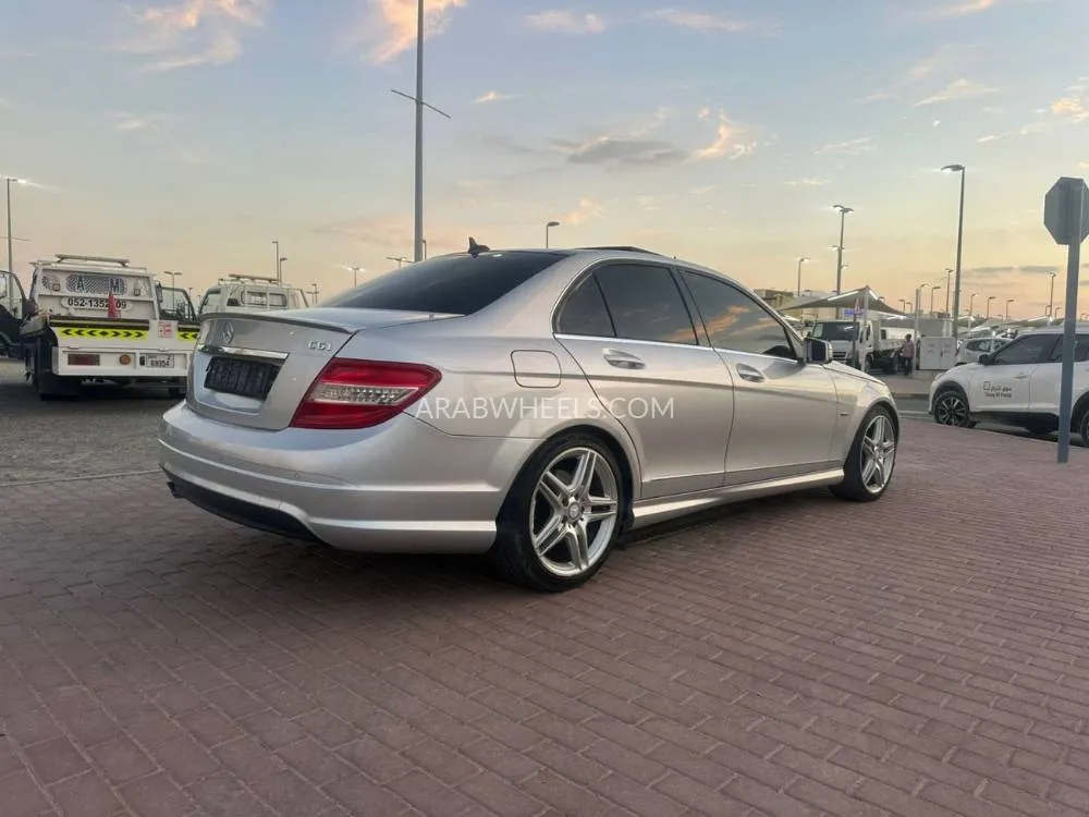 Mercedes Benz C Class 2010 for Sale in Sharjah Image-8