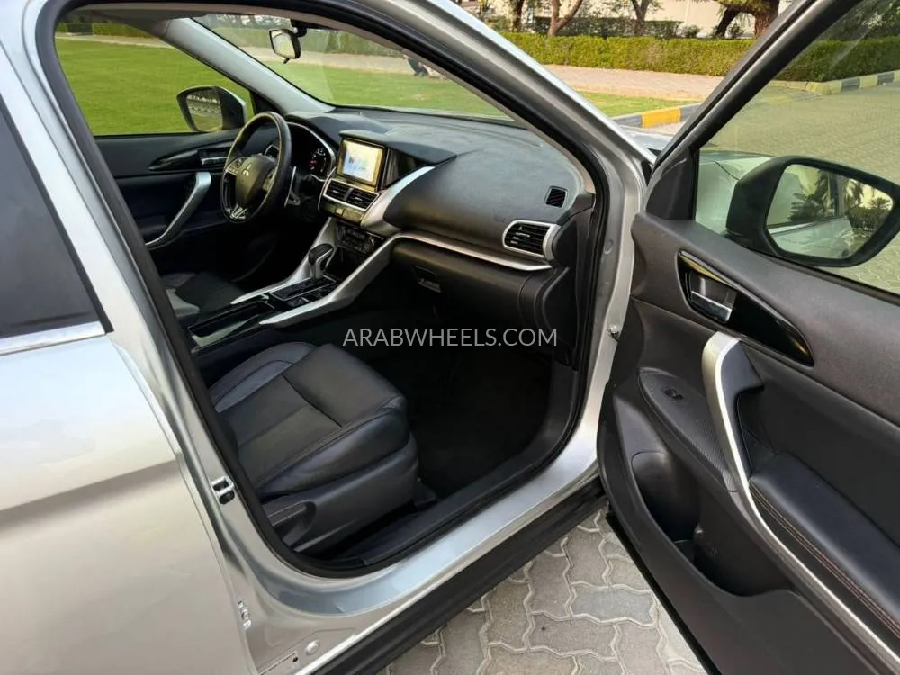 ميتسوبيشي إكليبس كروس 2019 for Sale in الشارقة Image-12