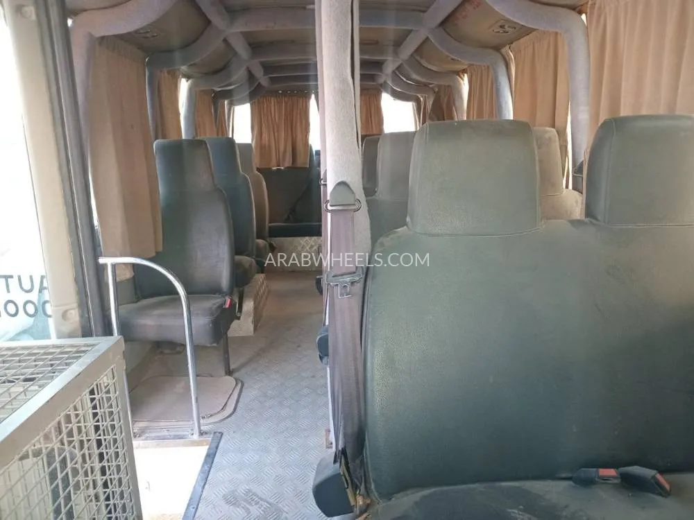 Toyota Coaster 2013 for Sale in Ajman Image-4