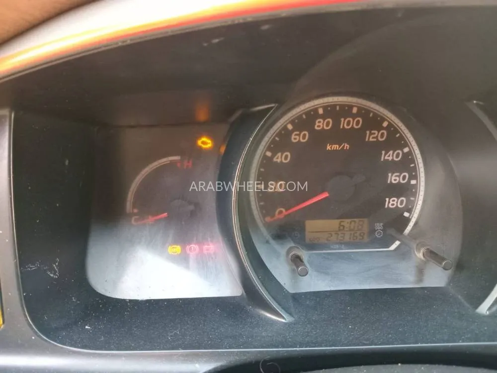 Toyota Hiace 2013 for Sale in Ajman Image-8