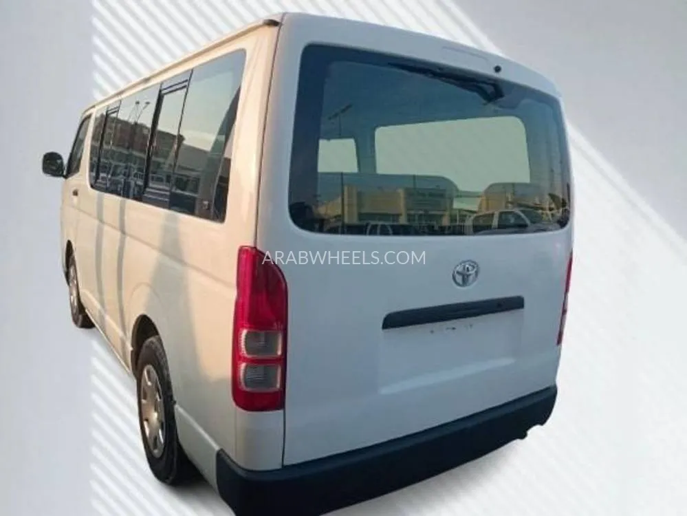 Toyota Hiace 2013 for Sale in Ajman Image-11