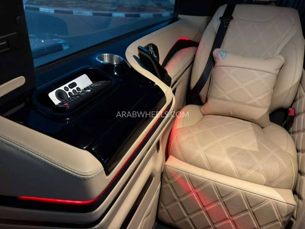 مرسيدس بنز كلاس V 2023 for Sale in دبي Image-7