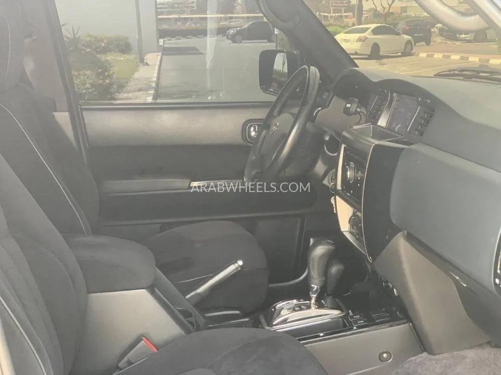 Nissan Patrol 2017 for Sale in Dubai Image-5