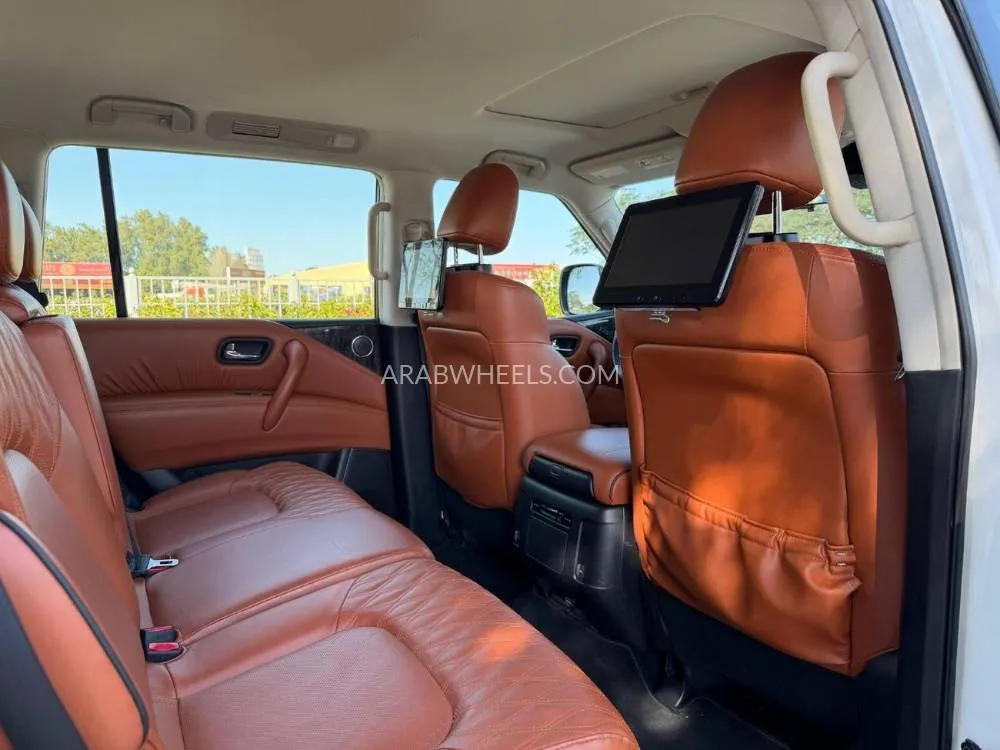 Nissan Patrol 2023 for Sale in Dubai Image-10