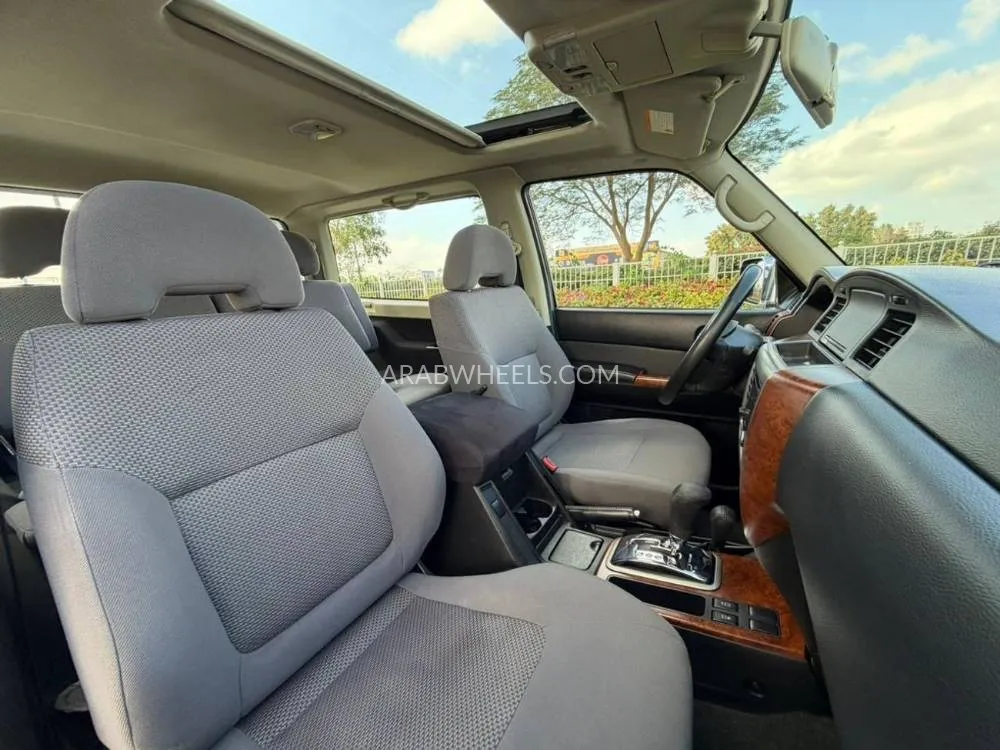 Nissan Patrol 2018 for Sale in Dubai Image-14