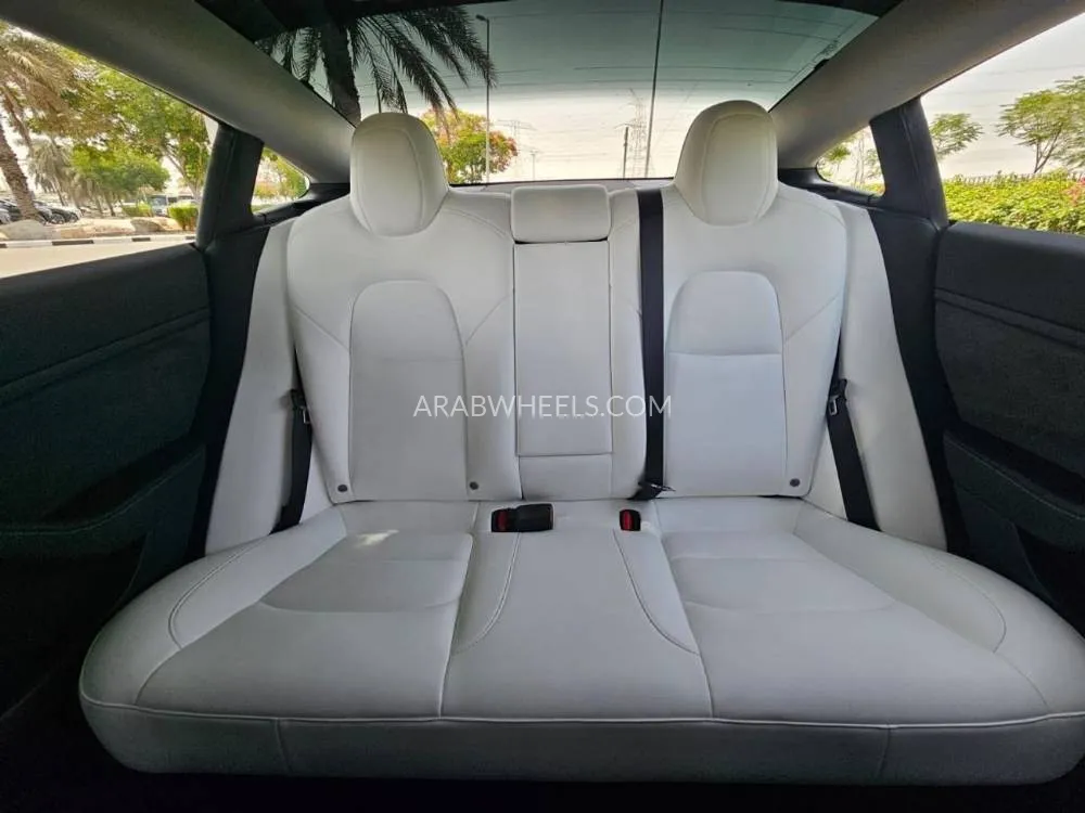 Tesla Model 3 2021 for Sale in Dubai Image-13